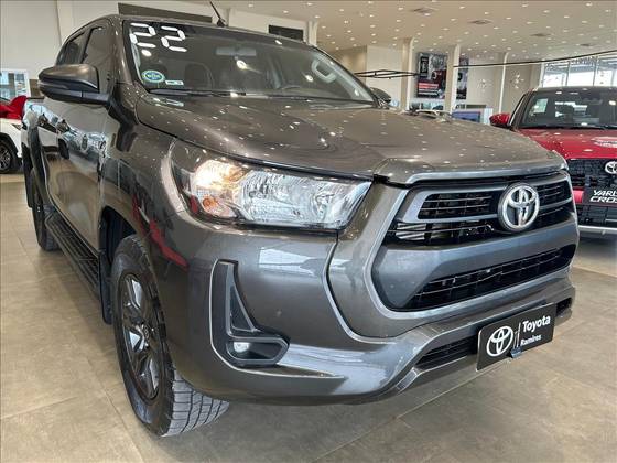 TOYOTA HILUX 2.8 D-4D TURBO DIESEL CD SR 4X4 AUTOMÁTICO